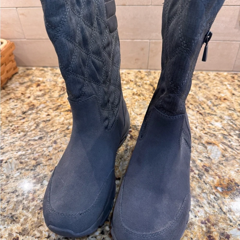 Lands' End Suede quilted Winter Boots Womens Size 6 Gray Quilted Zip Warm